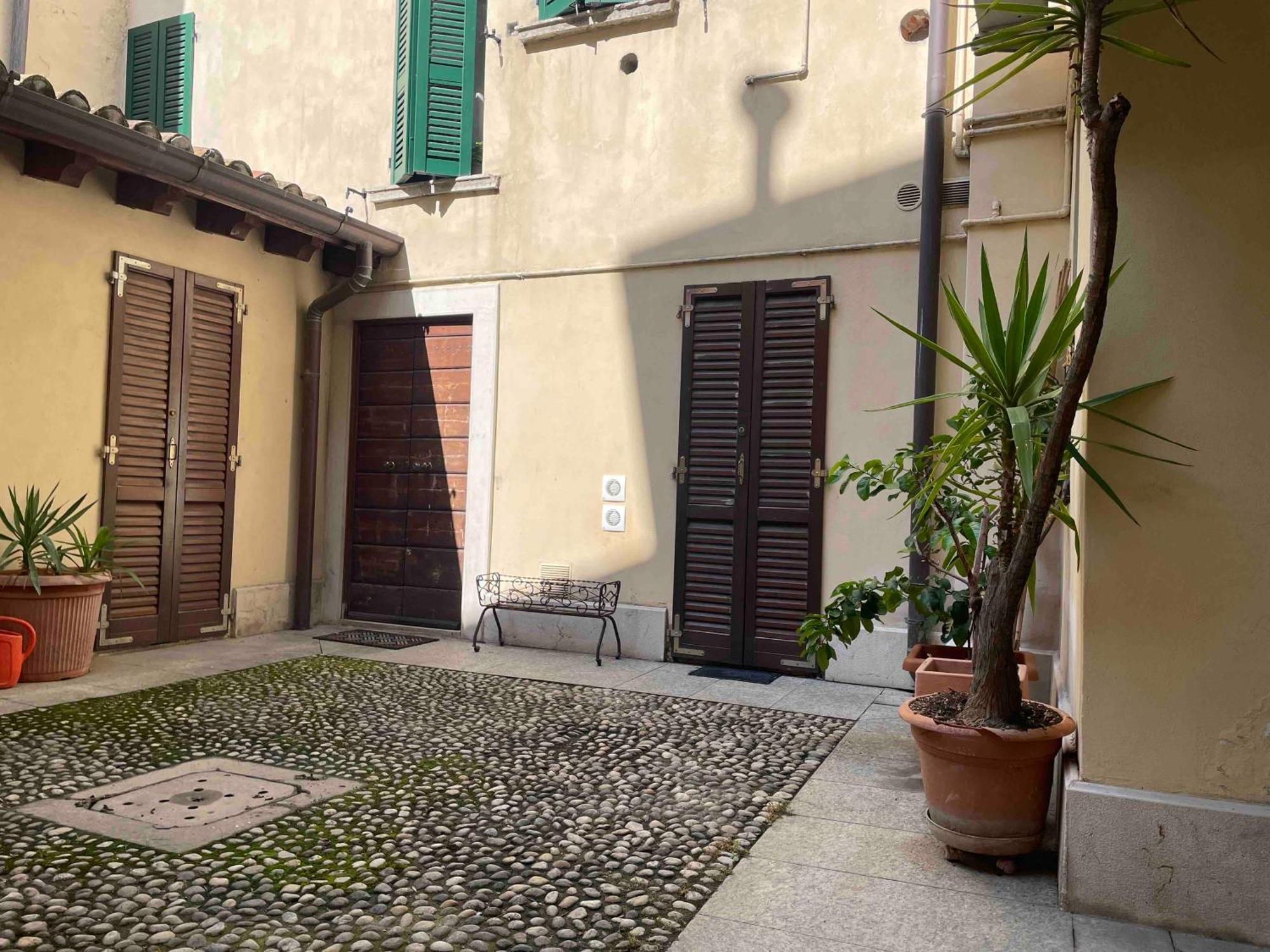 In Piccola Casa Di Corte Brescia